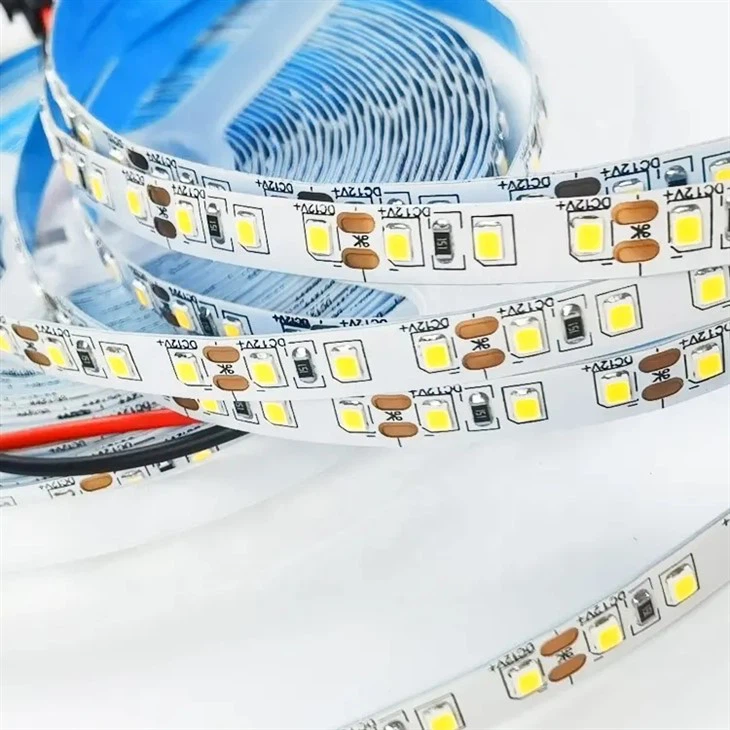Bandă luminoasă de exterior rezistentă la apă