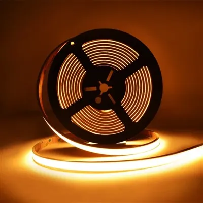 Bandă LED multicoloră