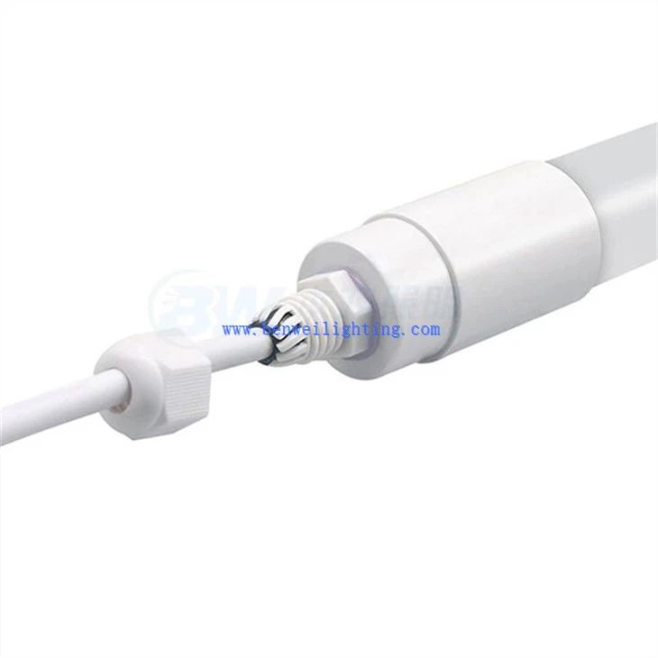 Corrosion Free Poultry Light (1)