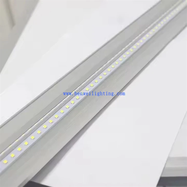 Led Batten Light 110-277V 15W 6100K
