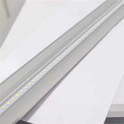 Lumină Led Batten 110-277V 8W 5900K